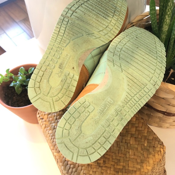 COPY - PUMA Cabana Racer Mesh V Kids Velcro Sneaker in Rosewater/Cantaloupe - Picture 4 of 4